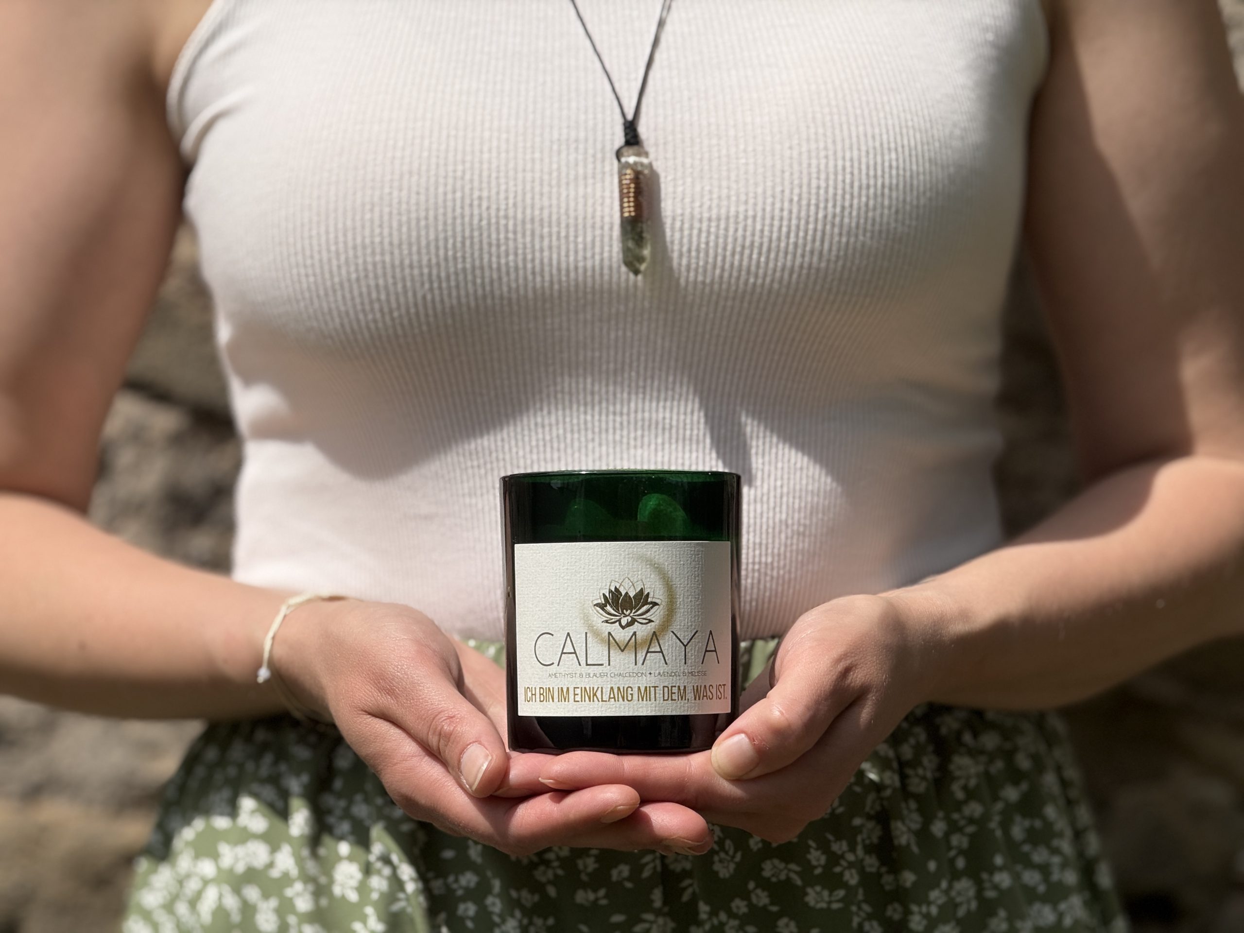 Aromakerze mit Lavendel für Entspannung